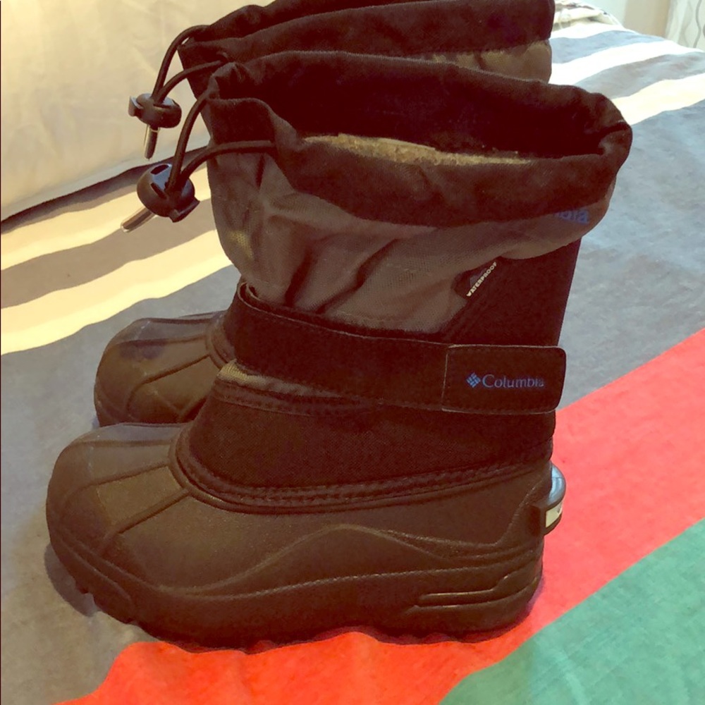 Columbia kids 11 snow boots